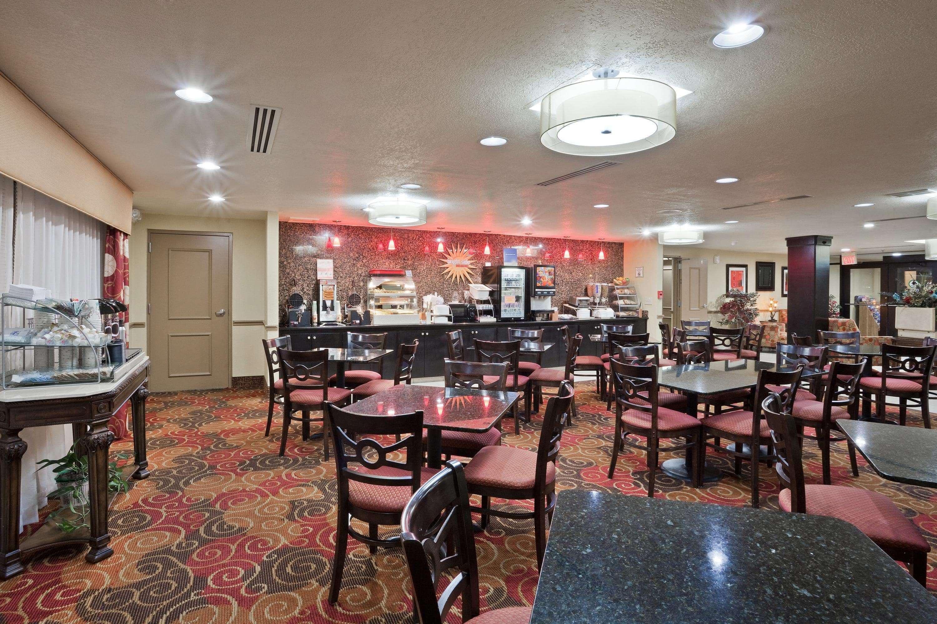 La Quinta By Wyndham Salina Hotel Eksteriør billede