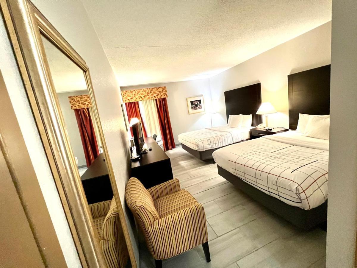 La Quinta By Wyndham Salina Hotel Eksteriør billede